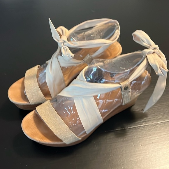 UGG Shoes - Ugg sandals